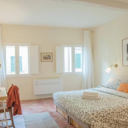 Cozy Macci Flat 4 People Near Santa Croce Square Appartement Florence Buitenkant foto
