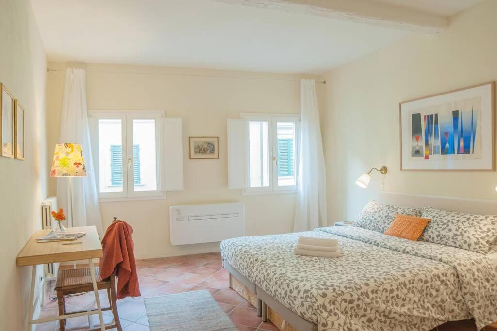 Cozy Macci Flat 4 People Near Santa Croce Square Appartement Florence Buitenkant foto